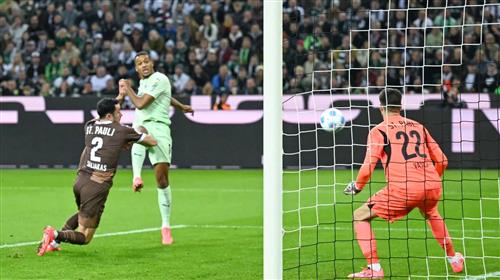 บี. มึนเช่นกลัดบัค VS โพลี