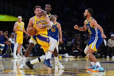 เขย่าไหล่ฉลองขโมยแกง? Doncic: ไม่ ฉันแค่ไม่รู้ว่าต้องทำอะไรในตอนนั้น