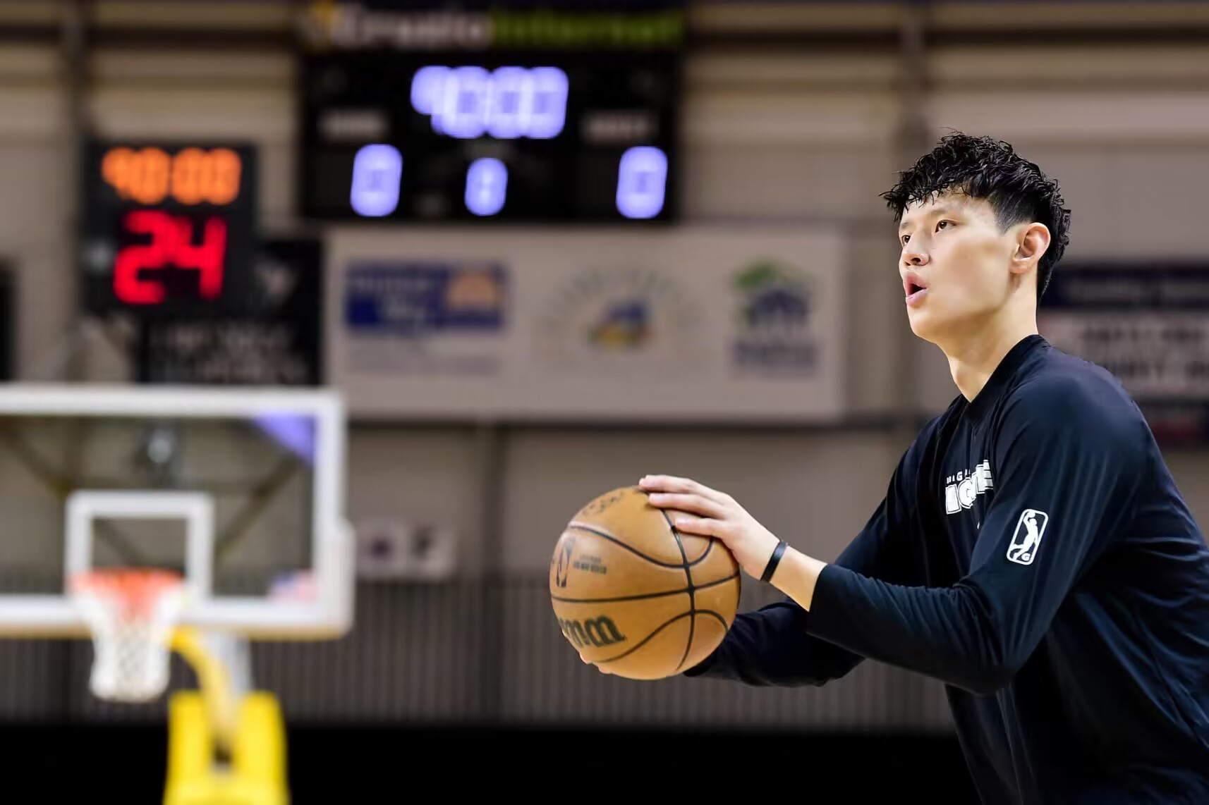 สื่อออสเตรเลีย: ปัจจุบัน Zeng Fanbo กำลังฝึกซ้อมที่เมลเบิร์น และได้รับความสนใจจากทีม NBL มากมาย